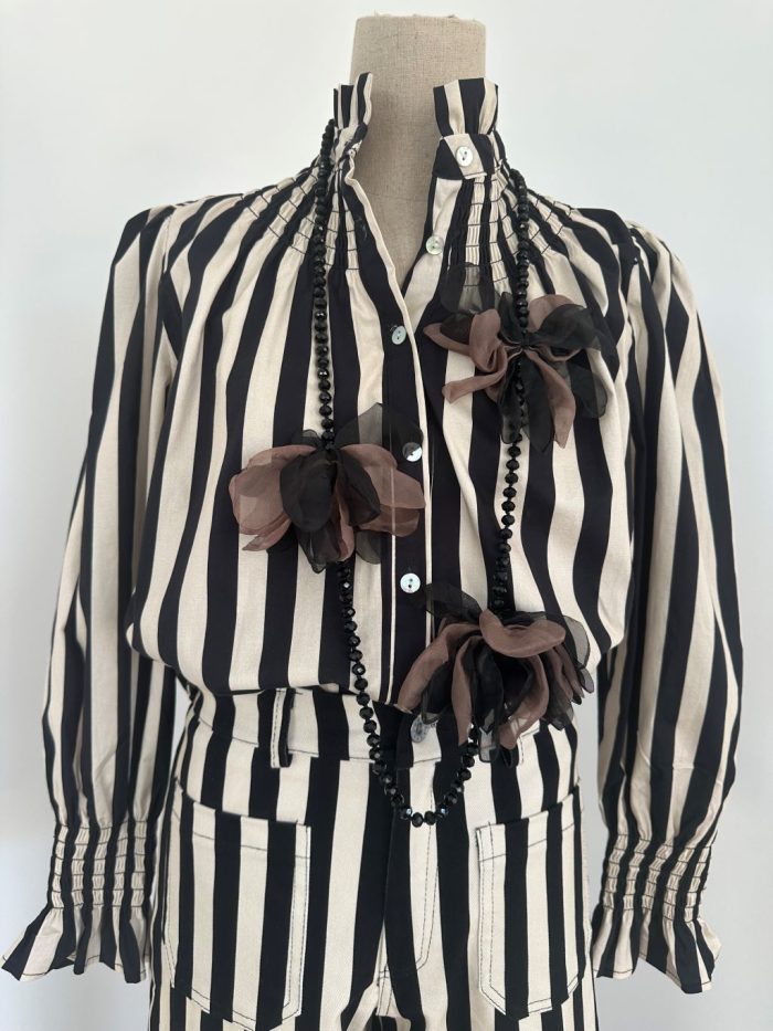 Collar flores marrones y negras - Imagen 3