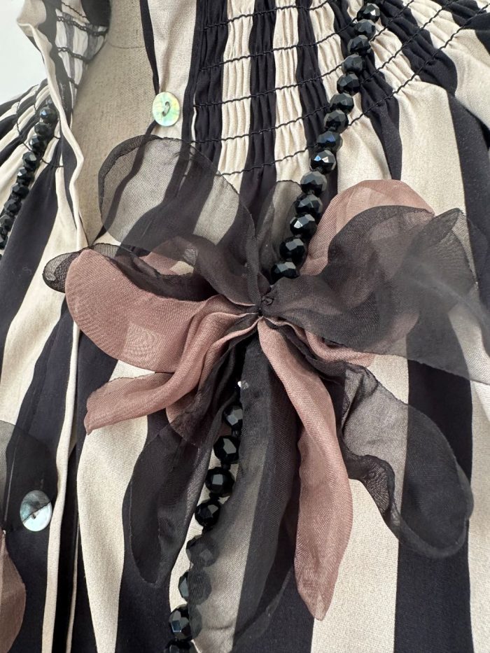 Collar flores marrones y negras - Imagen 2