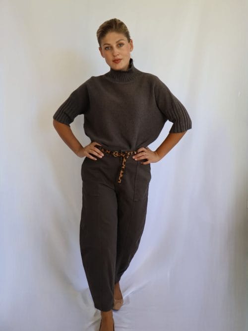 Pantalón barrel marrón de mujer con bolsillos delanteros, largo al tobillo y cinturón de imitación piel de leopardo de PANTTAC.